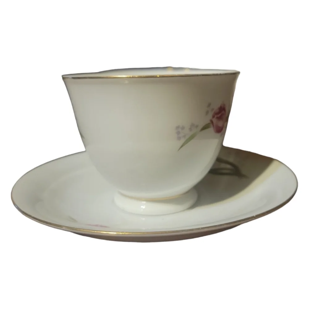 Vtg Tea Cup & Saucer Set, Made by Tangshan China Tulips Flowers Gold Rim